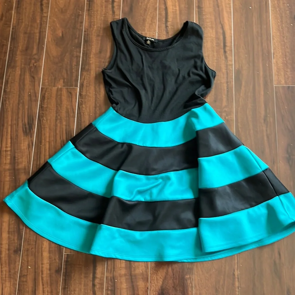 ⭐️EUC - City Studio Girls Junior Size Medium Black & Teal Stripped Scuba Dress